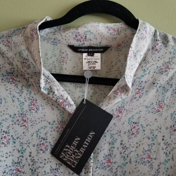 Urban Behavior Blouse  NWT.  SZ 7.  A-29. A2920 - Picture 3 of 7